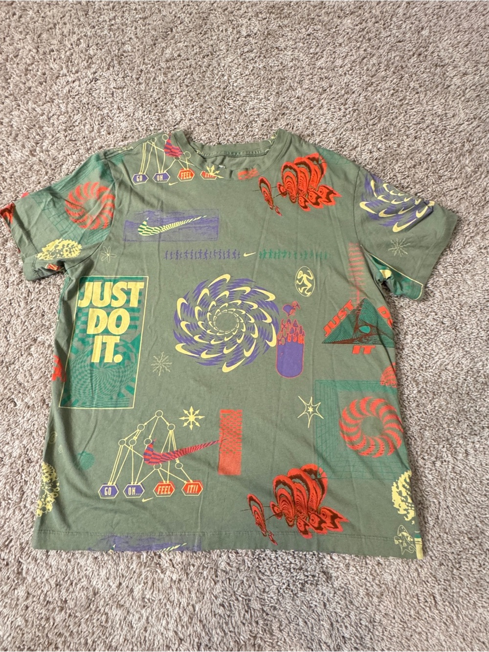 NIKE Sportswear FESTIVAL T Shirt Men Green FB9780-386 All Over Print Size L
